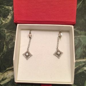 14K Diamond and White Gold earrings ❤️